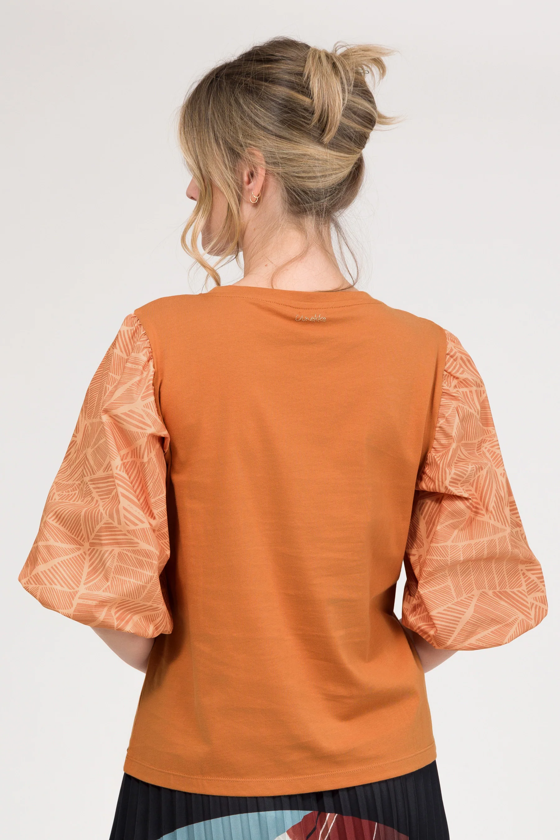 Camiseta con mangas abullonadas y print - Image 3