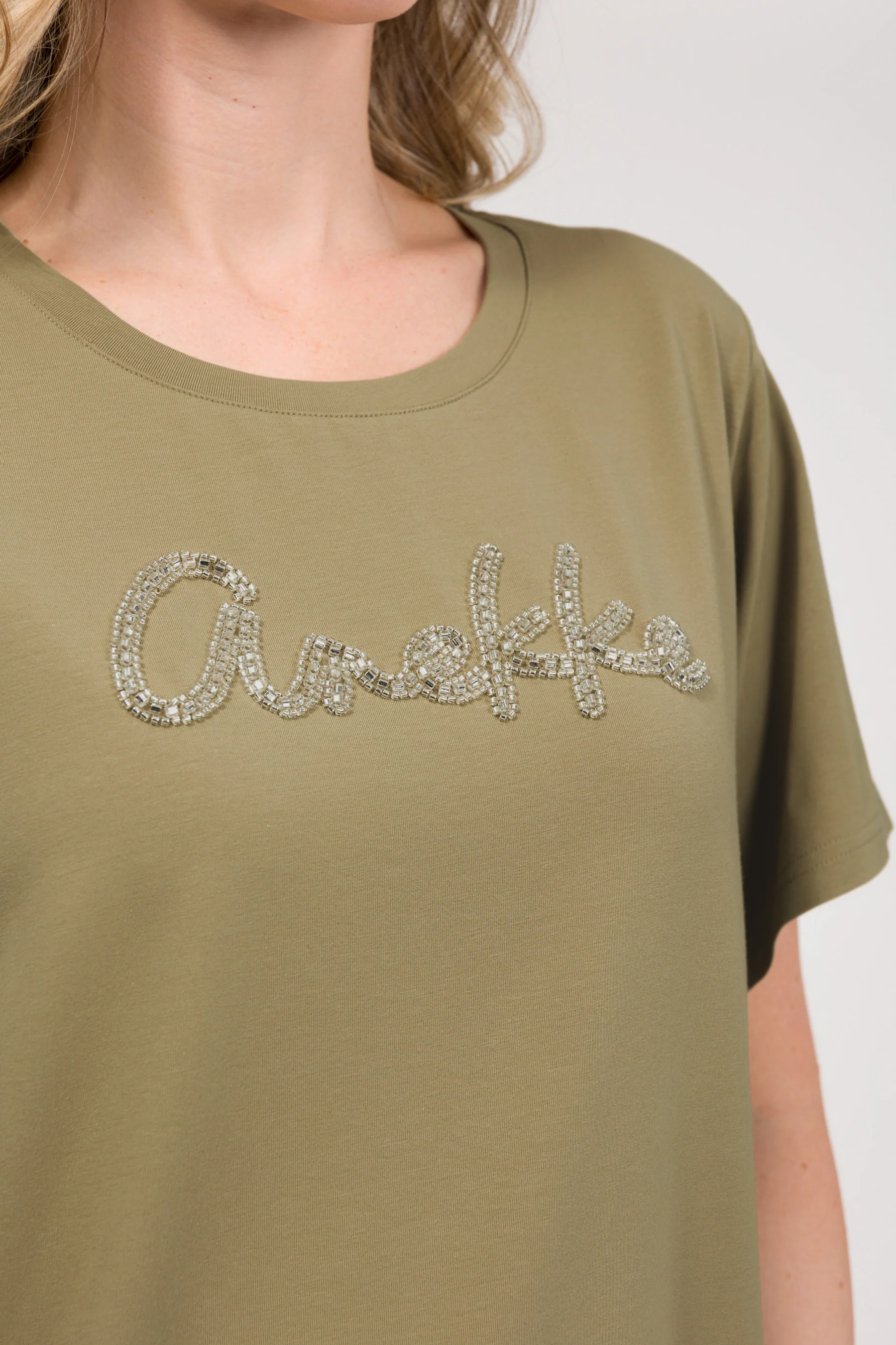 Camiseta verde con logo - Image 5