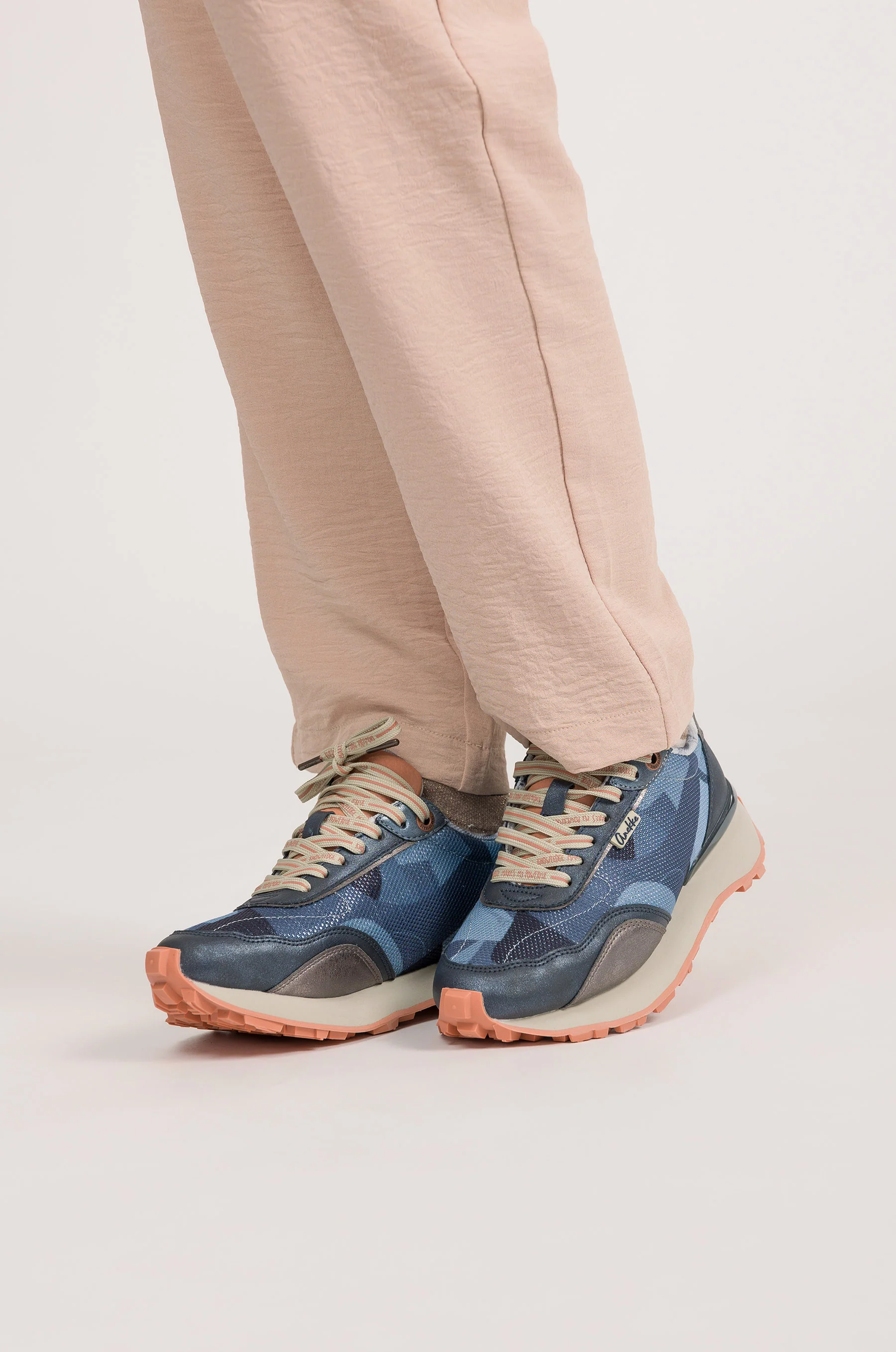 Deportivos azules - Image 4
