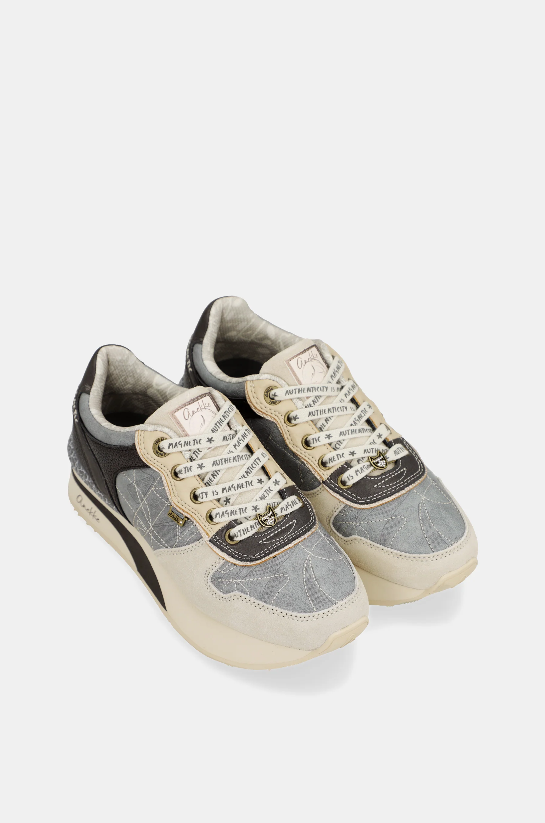 Deportivos azules y beige - Image 5