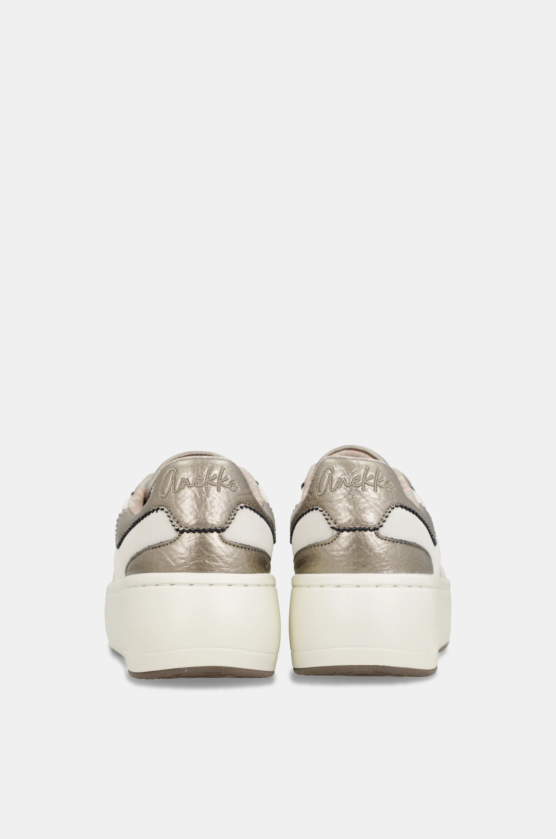 Deportivos beige - Image 3