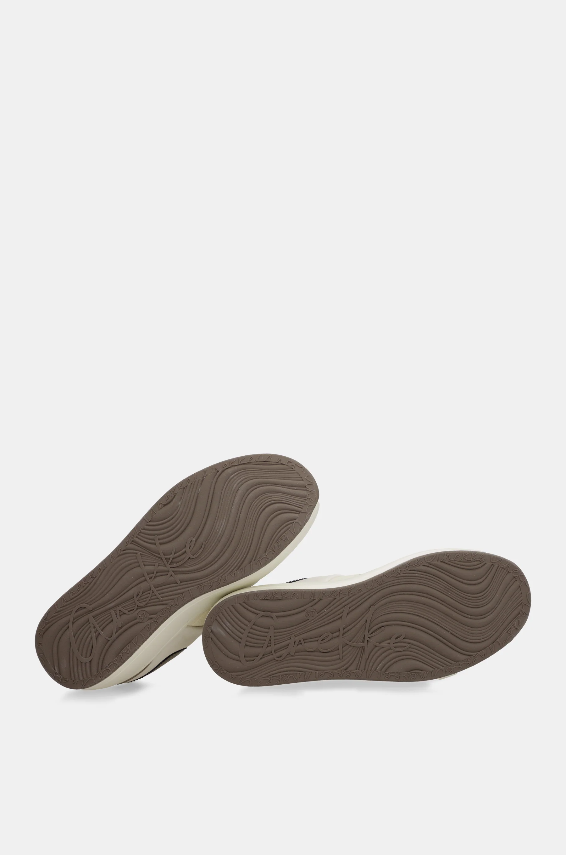 Deportivos beige - Image 4