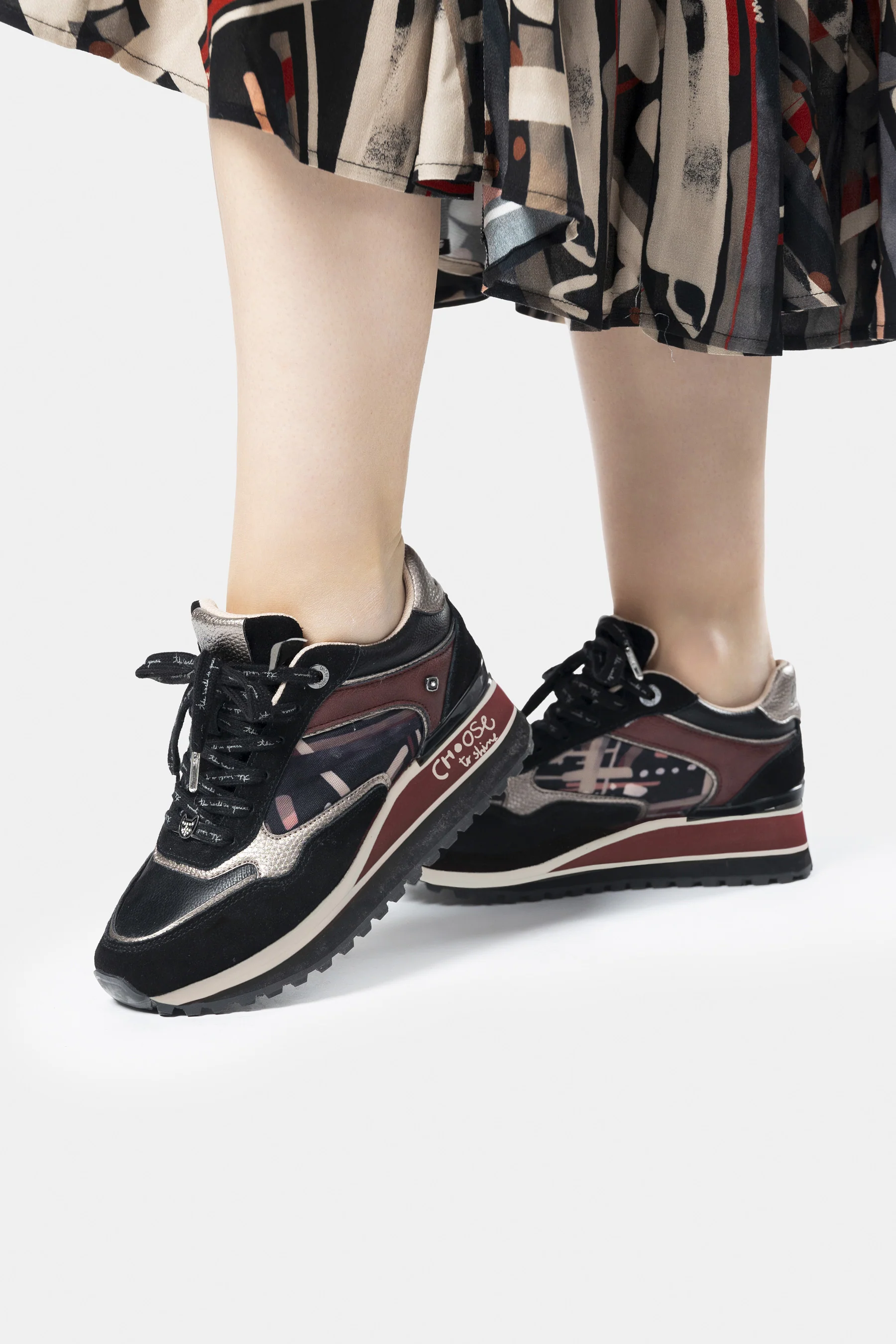 Deportivos plataforma negro estampado - Image 2