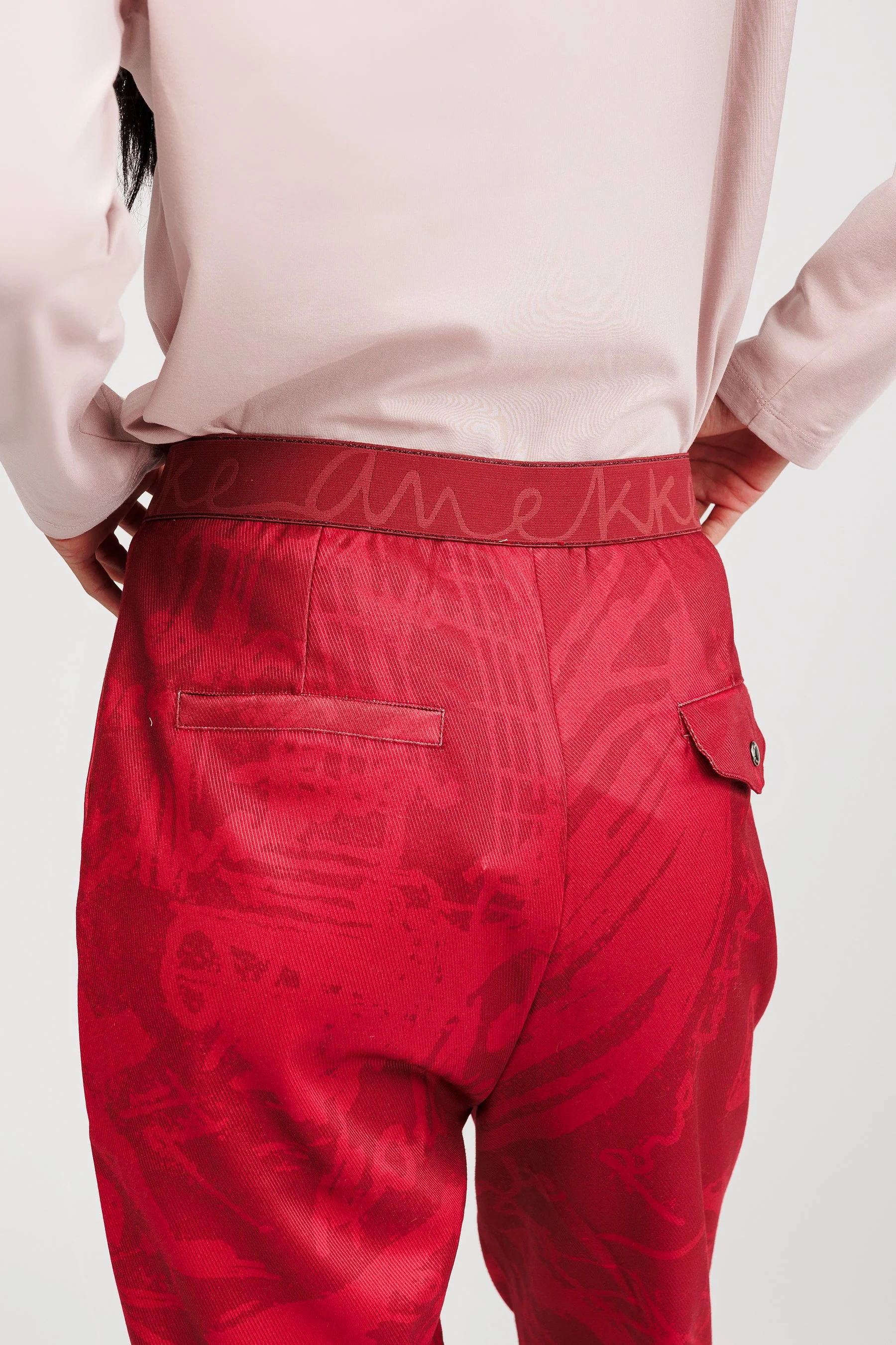 Pantalones burdeos - Image 3