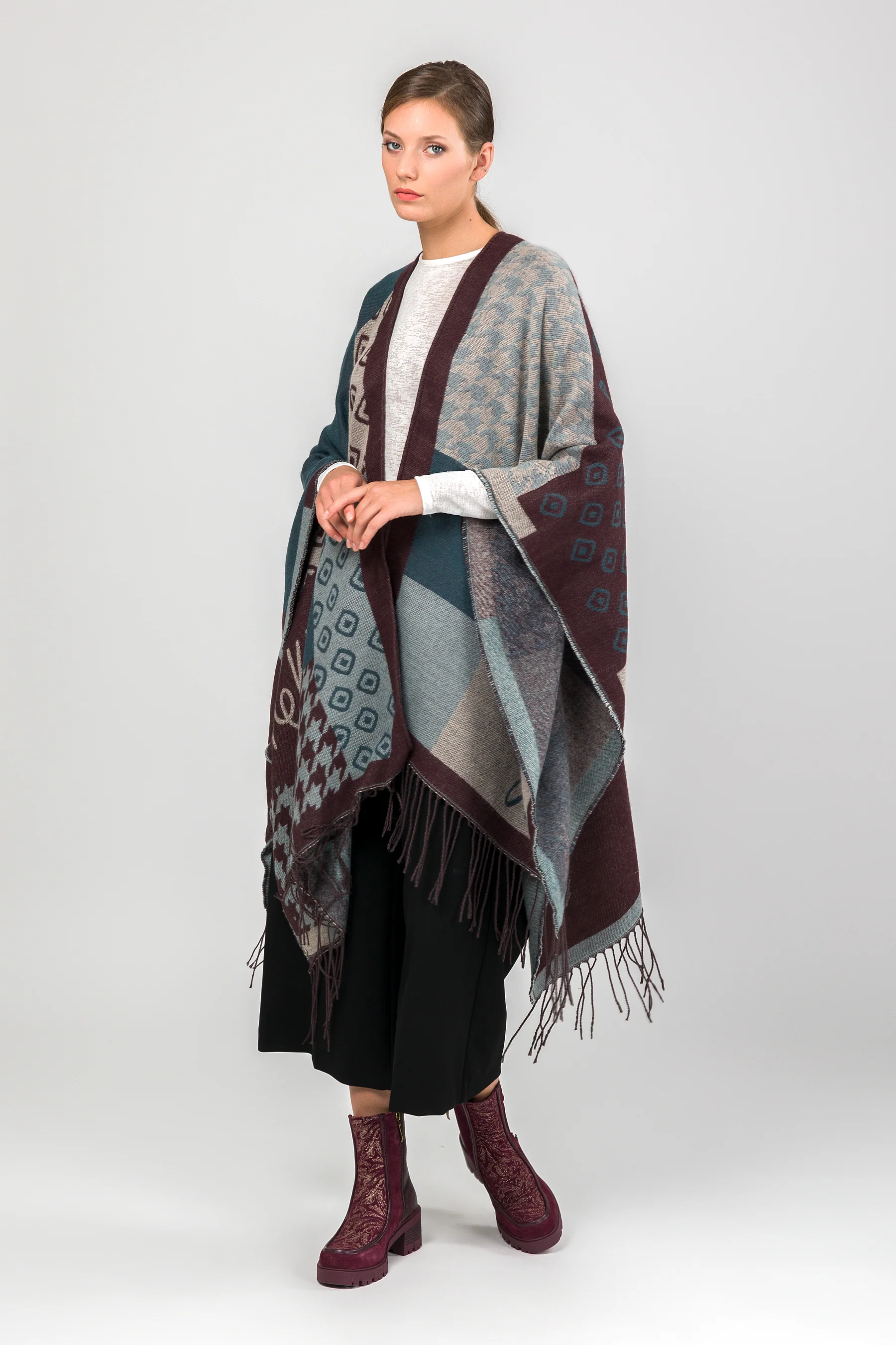 Poncho con flecos azul petróleo y beige - Image 2
