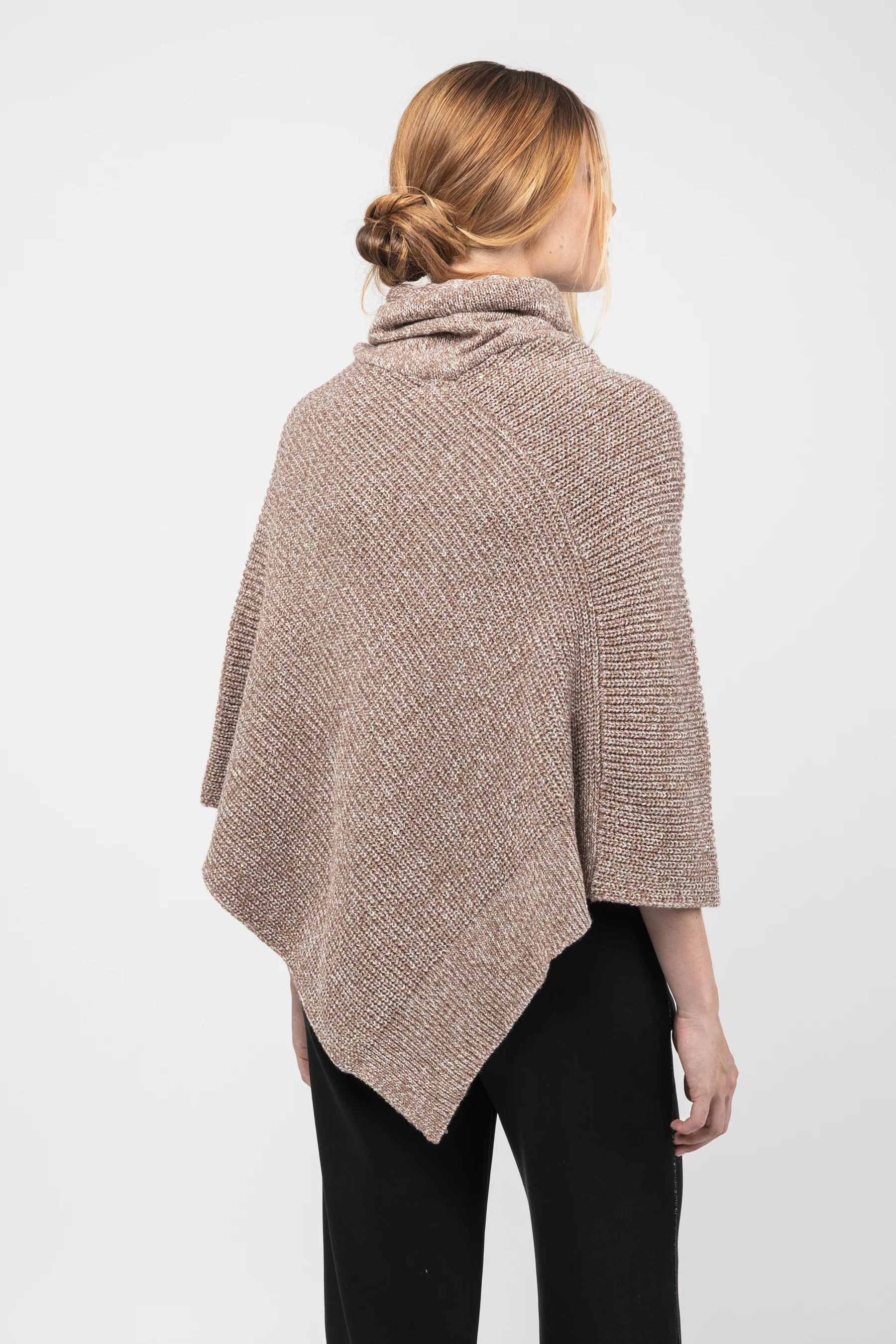 Poncho cuello alto beige - Image 2